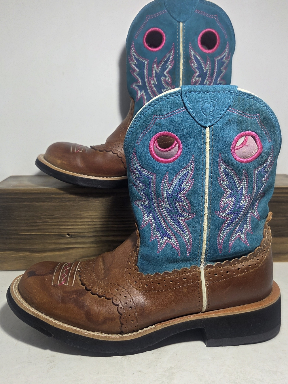 Ariat Cowgirl Fatbaby Turquoise Suede/Leather Western Cowboy Boots Size 7.5B